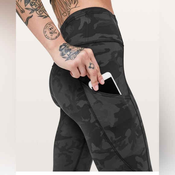 Lululemon- Fast & Free Croo II* Nulux 19”- Size 4 - Picture 8 of 9